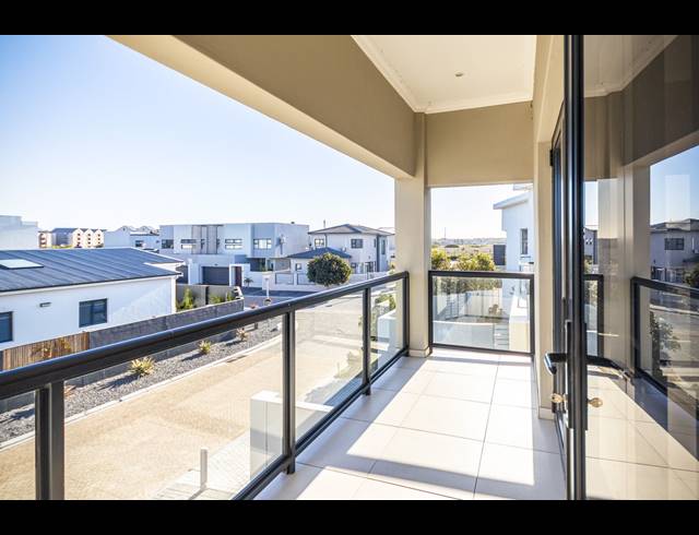 5 BEDROOM HOUSE TO LET IN PARKLANDS NORTH